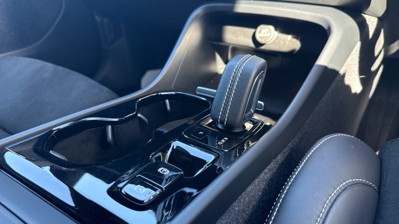 Volvo Xc40 2.0 B4P R DESIGN 5dr Auto Petrol Estate